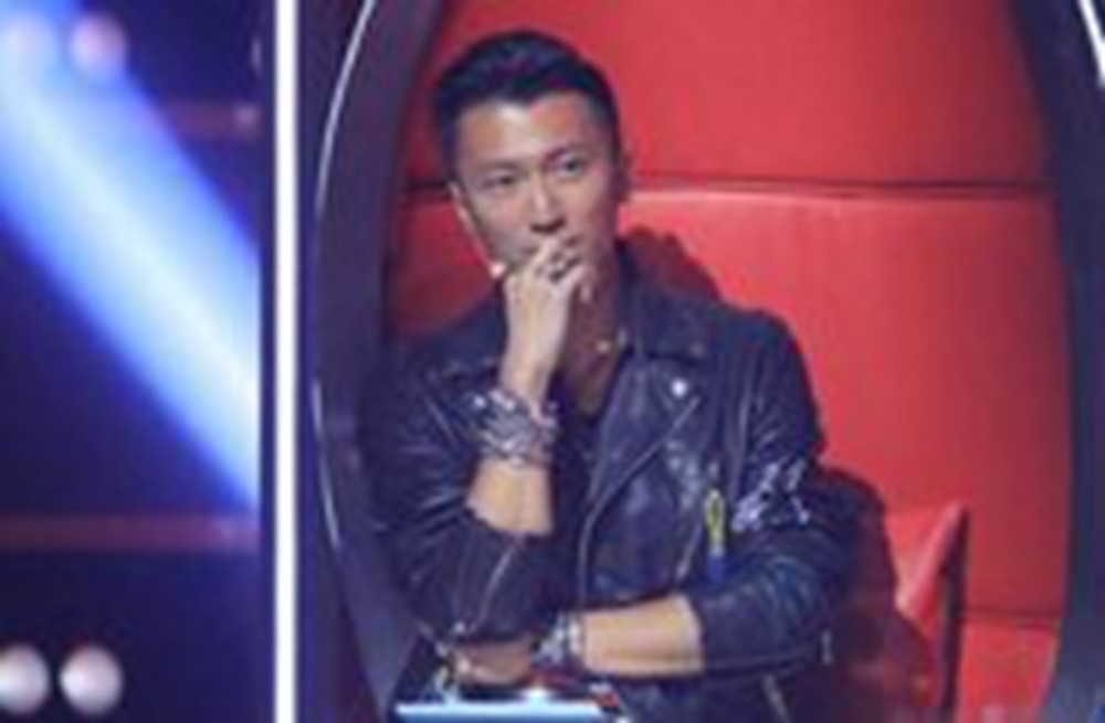 《中国好声音》谢霆锋强力吸粉,一展好男人风