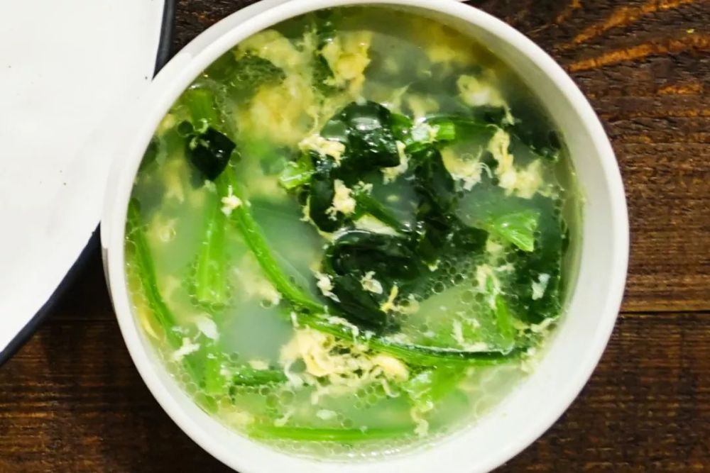 香喷喷鲜肉煎饺 补益明目菠菜汤