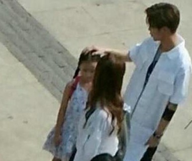 迷你宋祖儿,最小的人生赢家,被鹿晗摸头杀,抱过