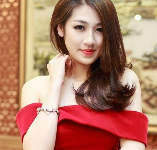 越南最美女神,皮肤滑嫩,发型新颖,身材完美,很吸引人