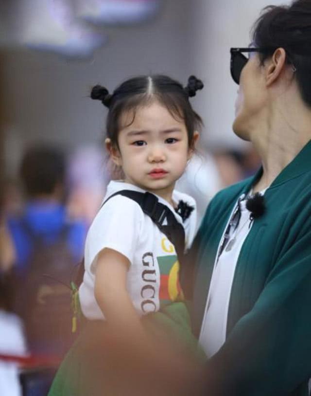 戚薇女儿lucky因综艺大红,是否会成为下一个甜
