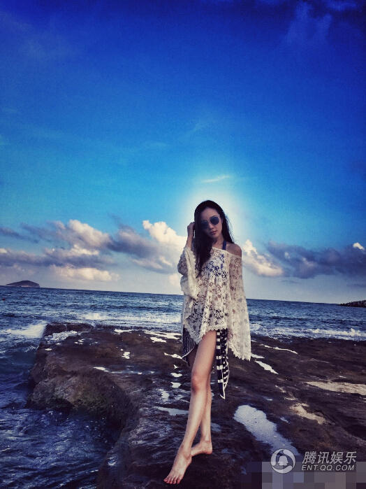 李小璐打扮清凉 又秀<em>马甲线</em>又秀美腿_<em>学生</em>时代