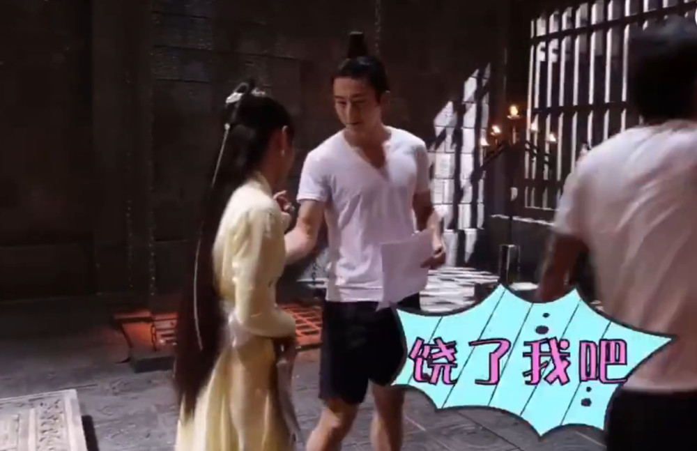 《芸汐传》花絮:鞠婧祎和张哲瀚现场拉小手,