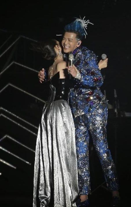 陈晓东演唱会,林依晨当众被催生,回答四个字被