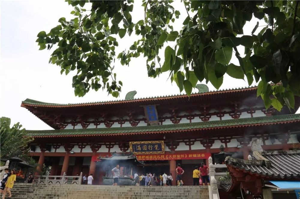 三亚南山寺隆重举行礼拜大悲忏祈福法会