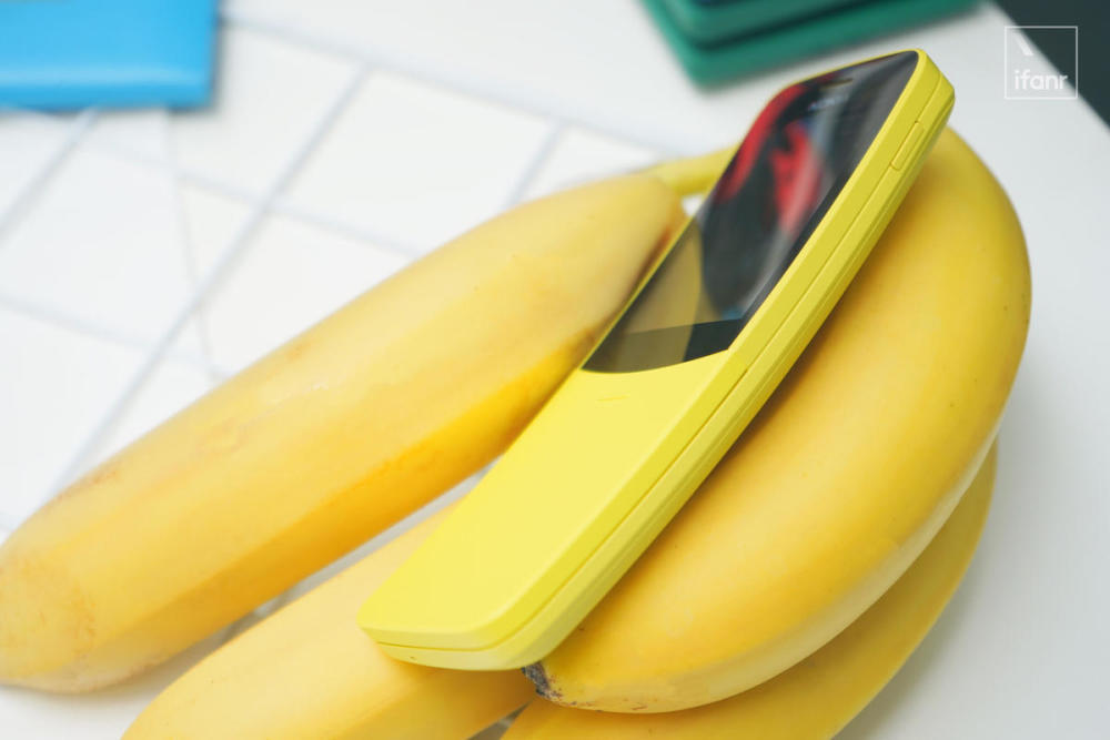 诺基亚8110 4G版上手体验:年轻人最喜欢的香