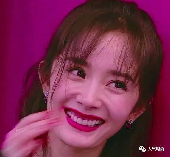杨幂十年前的照片太真实,整没整容一目了然!网
