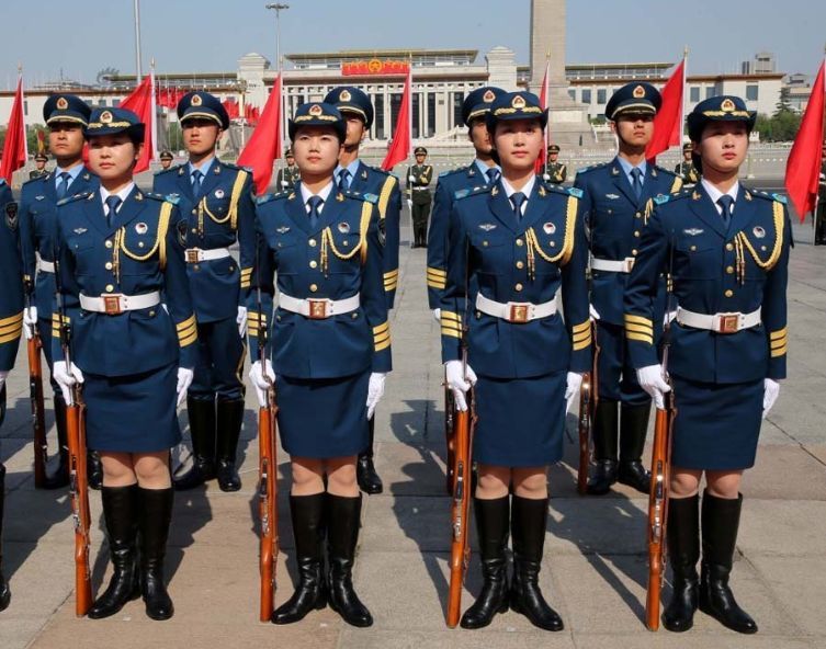 八一建军节,来看看最美的中国女兵