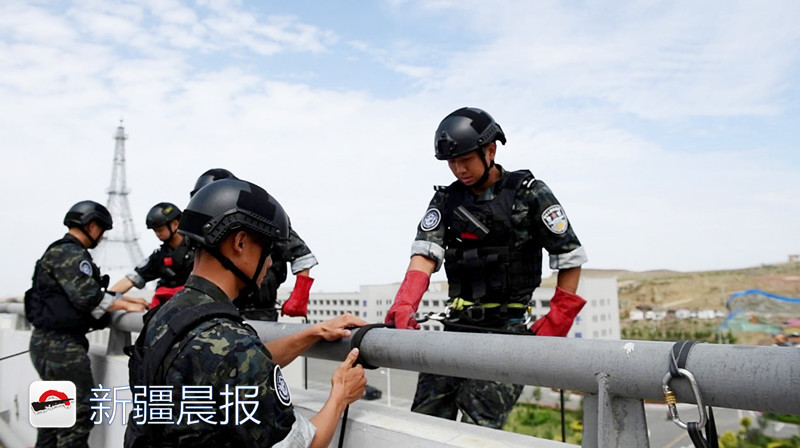 特警飞豹突击队 苦练技能砺精兵