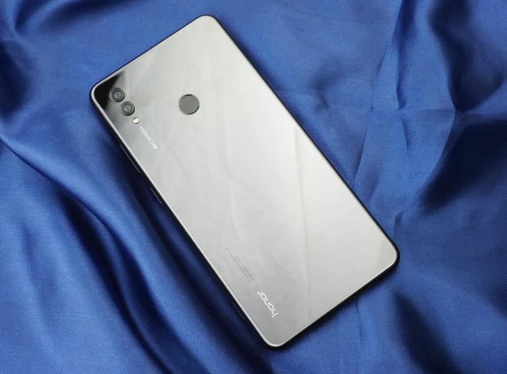 适合小哥哥用的四款手机,屏幕素质好配置高有