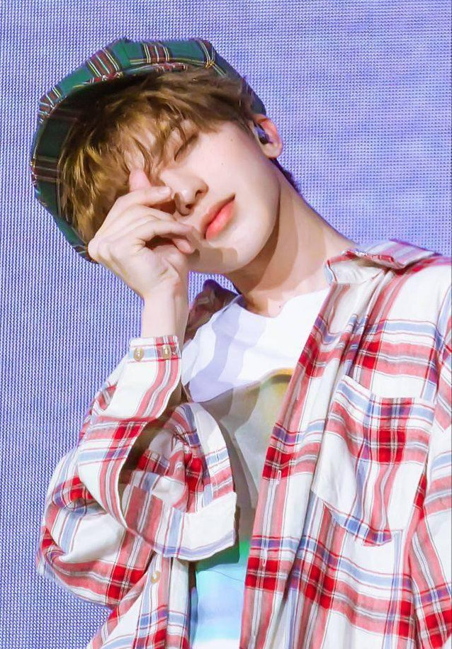 蔡徐坤生日尚雯婕发文庆生,首张专辑三首歌正