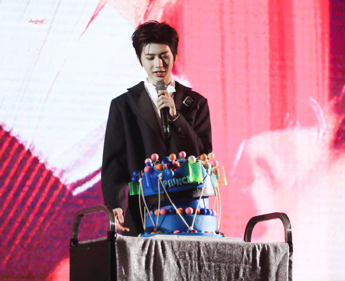 蔡徐坤新歌发布会现场照大合集来啦,全新出发