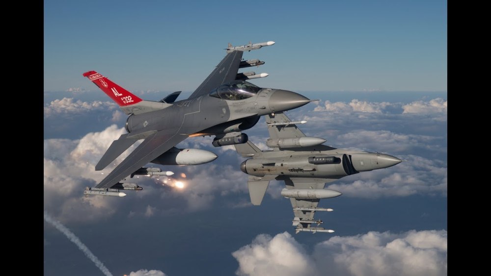 歼10C对F16V究竟谁厉害?台军战机究竟什么水