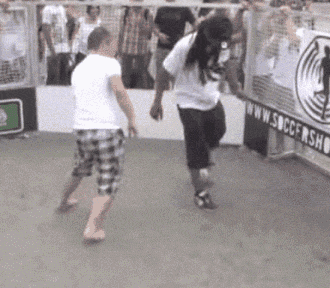 一朋友的真事,哥们儿原来用一诺基亚手机,用三年了,摔过无数次,后壳都