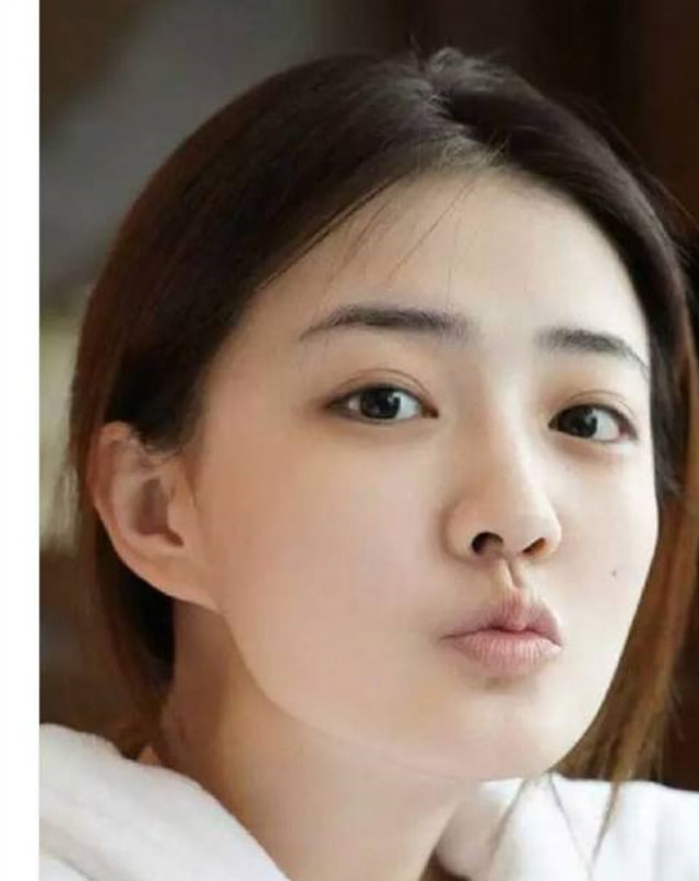 90后小天仙女星素颜比美四千年难得一遇的美女变"姥姥
