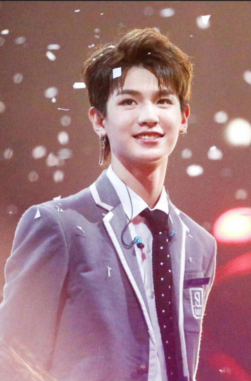 蔡徐坤范丞丞朱正廷等百分九少年团小时候照片