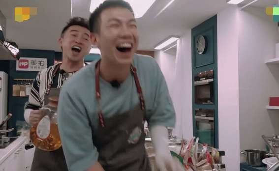 白举纲猜年龄,说错话被苏有朋暴打,吓得王俊