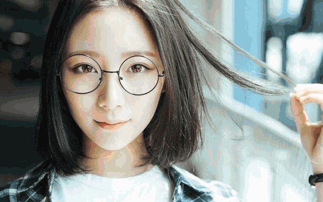 戴眼镜的女生如何化妆?