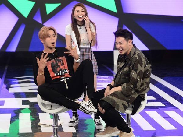 罗志祥微博为潘玮柏庆生,配图亮了,网友:塑料兄