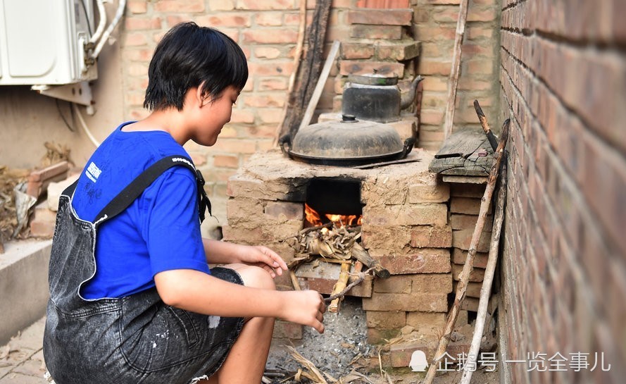 贫困户女孩高分考入北大成媒体焦点,嗓子说哑