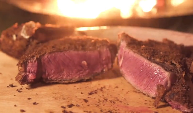 400元买块战斧牛排,裹上面包糠油炸,成了这个