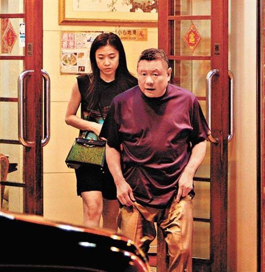 刘銮雄的女人中,最嚣张的就是李嘉欣,曾大骂洪欣是蠢