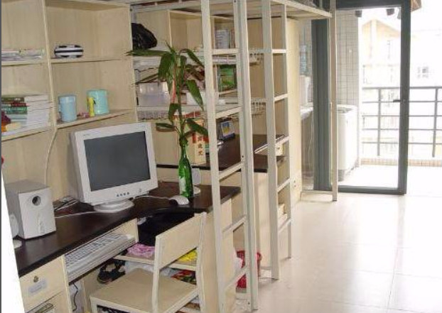 清华大学的宿舍 VS 北京大学的宿舍!网友:这差