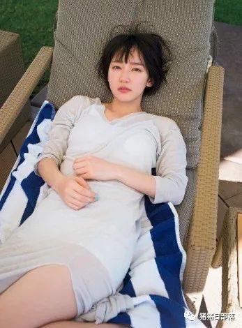 吉冈里帆 热卖写真集公开珍藏摄影 一月内再登 週刊playboy 封面 看点快报