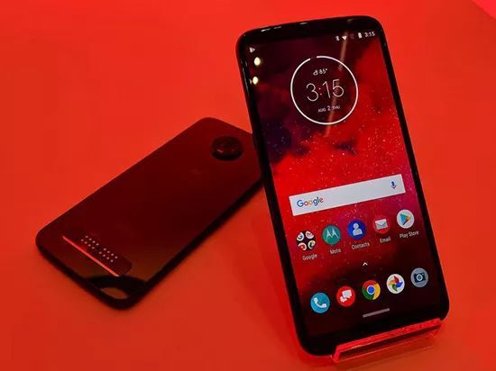 全球首款5G手机中国造 moto Z3依赖模块化行