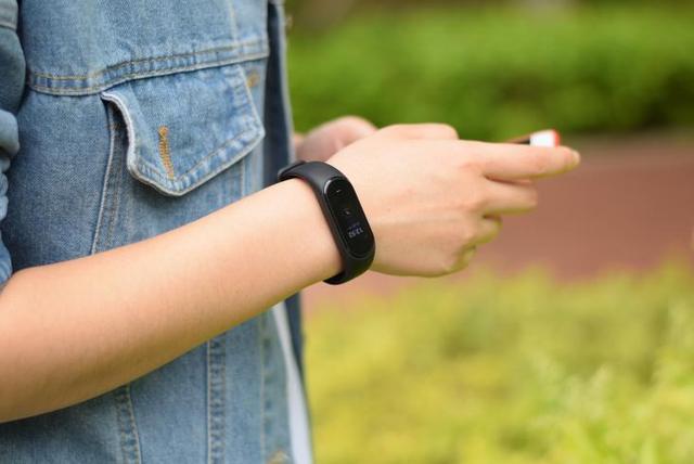 有品手环,智能手环界新星,NFC+AMOLED彩