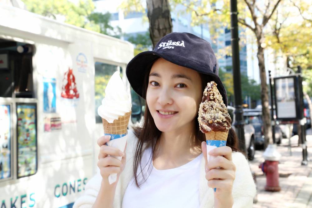 网友偶遇林更新带着王丽坤逛家居店,都快结婚