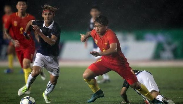 如今的国足任人欺?外卖小哥要向国足下战书,千