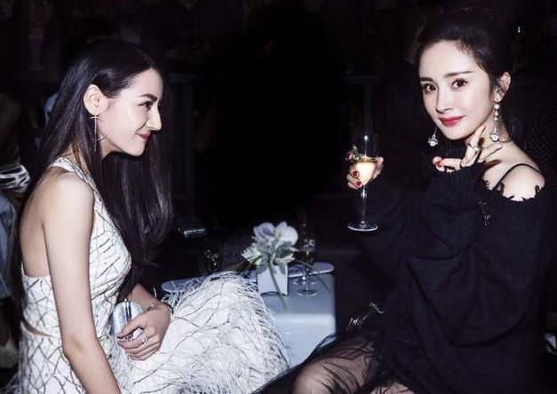 杨幂与迪丽热巴粉丝再掐架！杨子姗却对伯乐心怀感恩和平相处