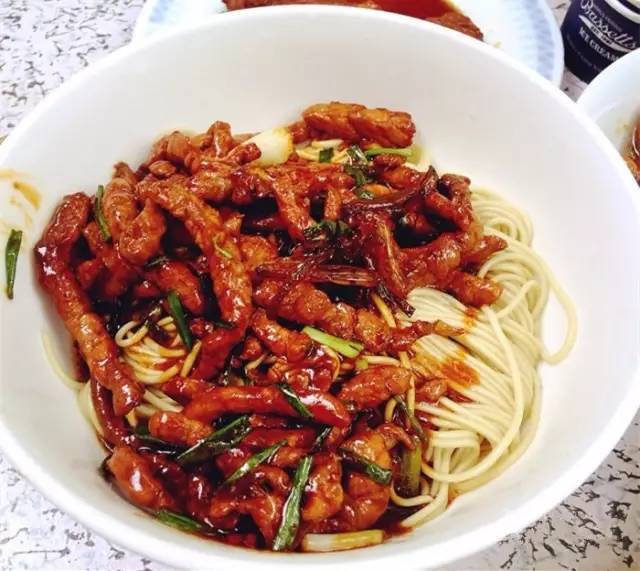 聚集上海人最爱的黑暗料理的这条街 马上就要拆了
