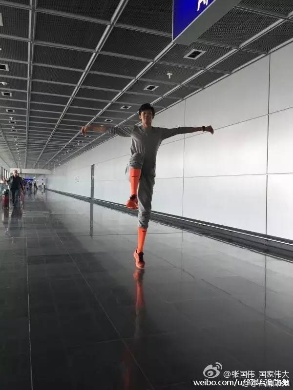 一言不合在赛场上跳舞的他 与傅园慧绝代双骄