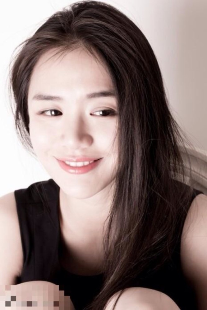 30岁的马思纯人如其名,不仅漂亮而且清纯可人