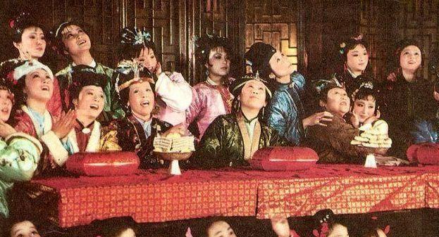 《红楼梦》中王熙凤为什么说宝玉,别喝冷酒?