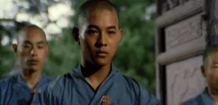 这部片叫《少林寺》,导演是张鑫炎,由李连杰,于海,丁岚,计春华,于承惠