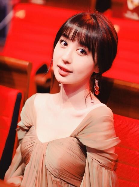 晓明领证 前任李菲儿送祝福