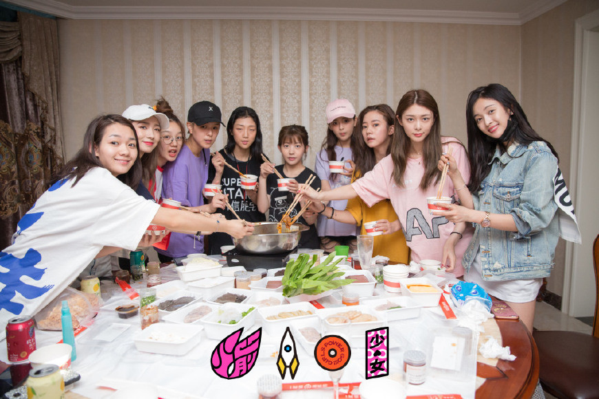 yamy段奥娟顶替孟美岐出席活动,火箭少女小分队身材遭