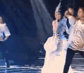 她换名整容后一夜爆红,因假唱被骂,如今是《香蜜》里的缘机仙子