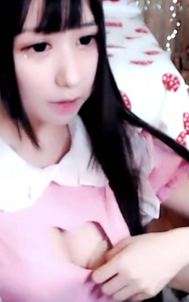 抖音"第一骚"蔡萝莉大尺度"不雅照"流出,网友:想拽着两个辫!