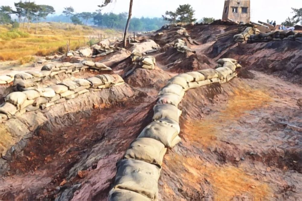 影视基地的战壕效果图,这在交战时可以防止从正面