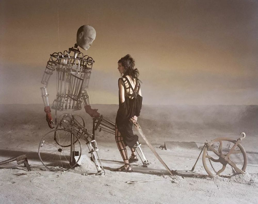 tim walker 蒂姆·沃克,只有他才配得上"鬼才时尚摄影