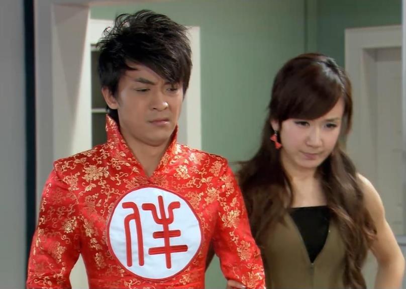 李佳航出演《爱情公寓》期间还演了这些电视剧,张伟却