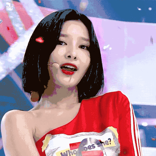 这里的转身回眸也超级秒!