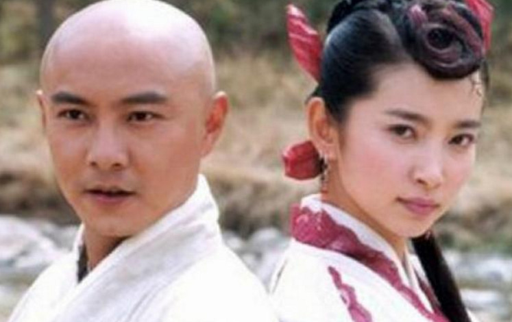 由张卫健,李冰冰,苏有朋主演的武侠剧,2002年播出,张卫健饰演的人物