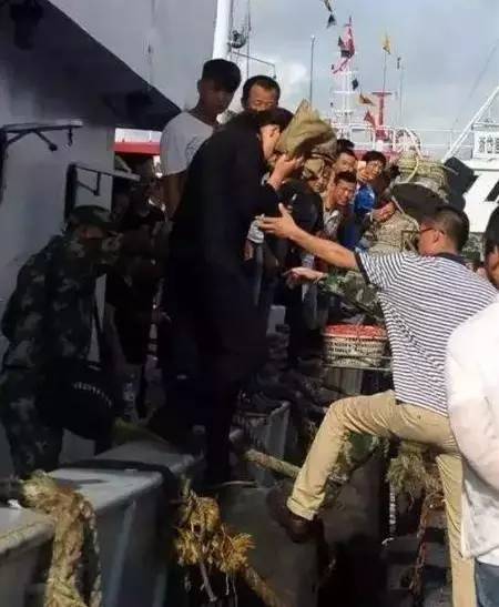 最姐说:王宝强今起诉离婚,要求两个孩子抚养权