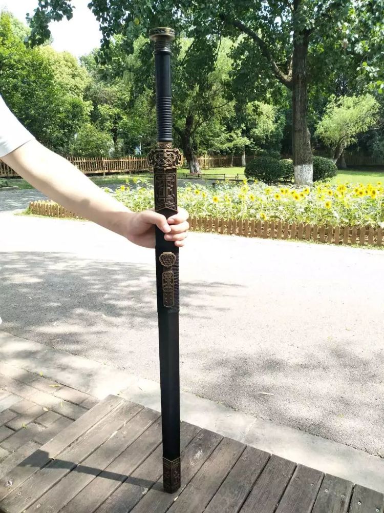 击水翻沧海,抟风透赤霄——寒光熠熠的赤霄汉剑