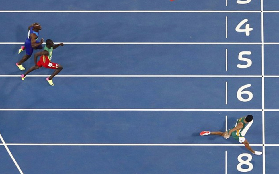 带你飞!74岁奶奶级教练带出短跑飞人_学生时代